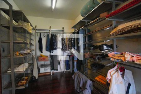 Closet da suíte de casa à venda com 3 quartos, 244m² em Rondônia, Novo Hamburgo