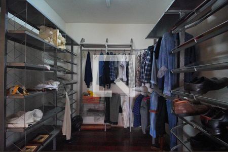 Closet da suíte de casa à venda com 3 quartos, 244m² em Rondônia, Novo Hamburgo