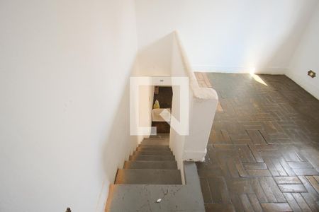 Escada de casa para alugar com 3 quartos, 173m² em Vila Moreira, São Paulo