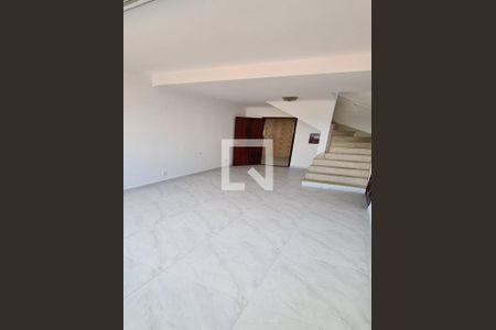 Casa à venda com 3 quartos, 231m² em Alto de Pinheiros, São Paulo