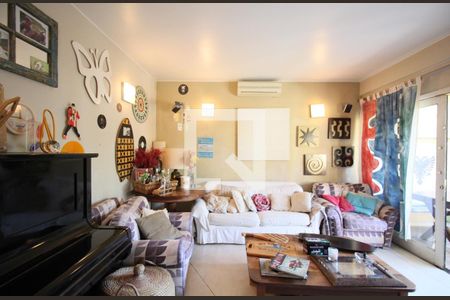 Sala 3 de casa à venda com 4 quartos, 350m² em Real Parque, São Paulo