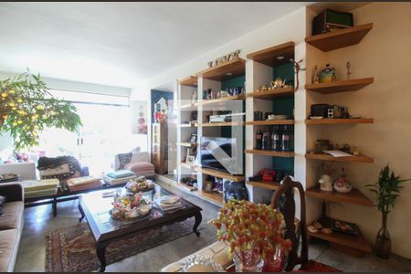 Sala 1 de casa à venda com 4 quartos, 350m² em Real Parque, São Paulo