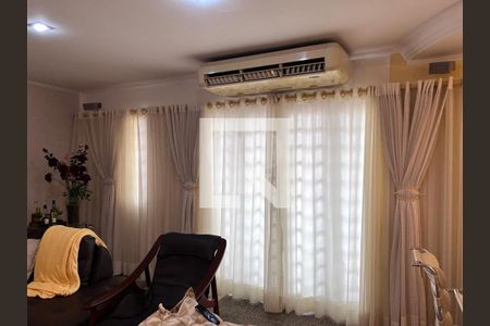 Casa à venda com 2 quartos, 147m² em Vila Santo Estefano, São Paulo