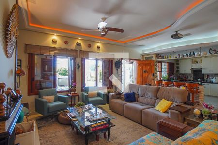 Sala de casa à venda com 3 quartos, 275m² em Vila Jardim, Porto Alegre