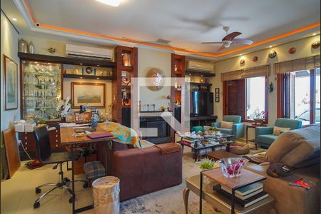 Sala de casa à venda com 3 quartos, 275m² em Vila Jardim, Porto Alegre