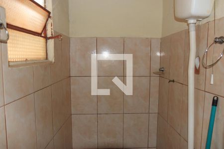 Banheiro de kitnet/studio para alugar com 1 quarto, 50m² em Setor Campinas, Goiânia