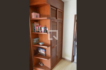 Escada de casa de condomínio à venda com 4 quartos, 436m² em Freguesia (jacarepaguá), Rio de Janeiro