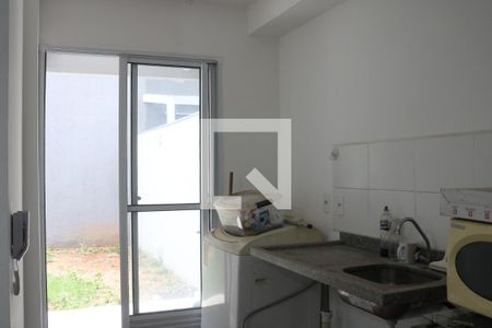 Sala/Cozinha de apartamento à venda com 2 quartos, 33m² em Água Branca, São Paulo