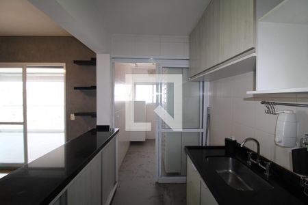 Sala / Cozinha de apartamento à venda com 2 quartos, 72m² em Santa Teresinha, São Paulo