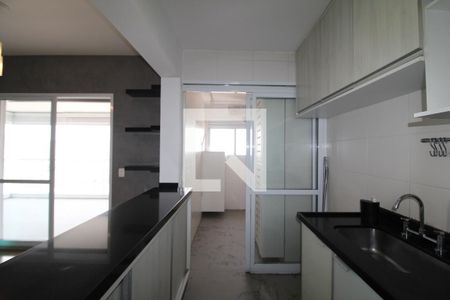 Sala / Cozinha de apartamento à venda com 2 quartos, 72m² em Santa Teresinha, São Paulo