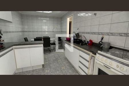 Casa à venda com 2 quartos, 270m² em Vila Carrão, São Paulo