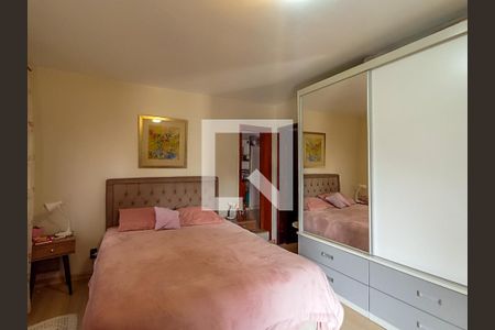 Suíte  de casa à venda com 4 quartos, 143m² em Tristeza, Porto Alegre