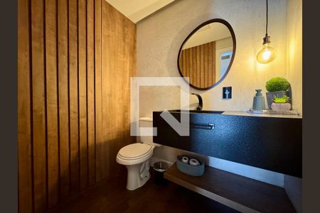 Banheiro de casa à venda com 3 quartos, 135m² em São José, Canoas