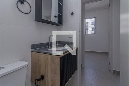 banheiro social_3 de apartamento para alugar com 2 quartos, 38m² em Vila Vermelha, São Paulo