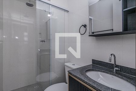banheiro social_1 de apartamento para alugar com 2 quartos, 38m² em Vila Vermelha, São Paulo