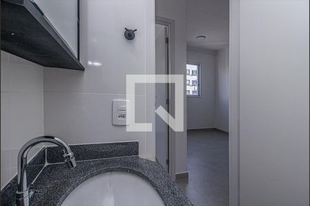 banheiro social_4 de apartamento para alugar com 2 quartos, 38m² em Vila Vermelha, São Paulo