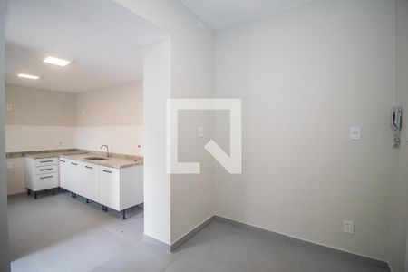 Corredor de apartamento à venda com 2 quartos, 100m² em Santo Antônio, Porto Alegre