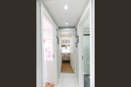 Corredor de apartamento à venda com 2 quartos, 32m² em Parque Fongaro, São Paulo