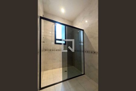 Banheiro da Suíte 2 de casa para alugar com 4 quartos, 250m² em Gonzaga, Santos