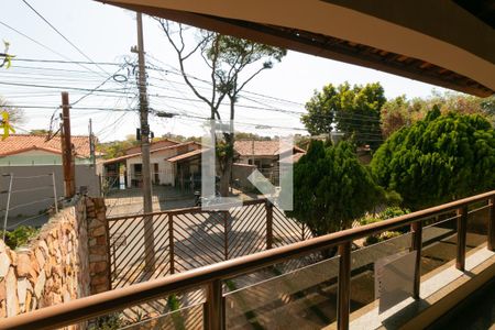 Sala de casa à venda com 5 quartos, 339m² em Itapoã, Belo Horizonte