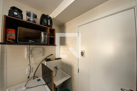 Sala/Cozinha de kitnet/studio para alugar com 1 quarto, 26m² em Vila Ema, São Paulo