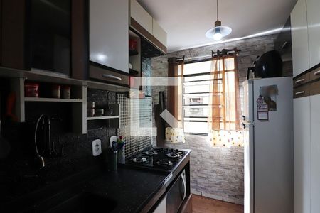 Cozinha e Área de Serviço de apartamento para alugar com 2 quartos, 50m² em Ferrazópolis, São Bernardo do Campo