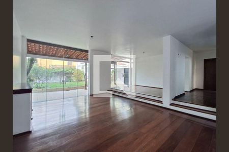 Casa à venda com 3 quartos, 260m² em Bela Aliança, São Paulo