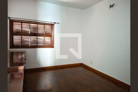 Casa à venda com 3 quartos, 260m² em Bela Aliança, São Paulo
