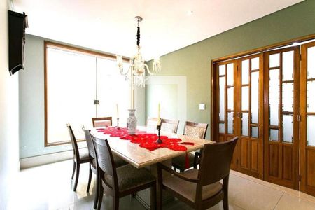 Casa à venda com 5 quartos, 310m² em Chácara Tatuapé, São Paulo