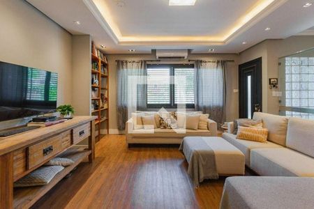 Casa à venda com 3 quartos, 252m² em Chácara das Pedras, Porto Alegre