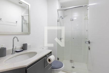 Banheiro de kitnet/studio para alugar com 1 quarto, 29m² em República, São Paulo