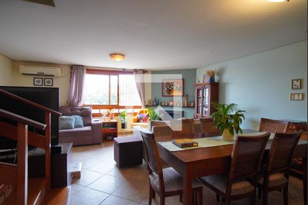 Sala de casa à venda com 3 quartos, 160m² em Vila Jardim, Porto Alegre