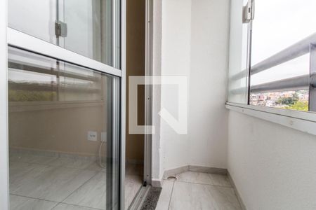 Sacada da Sala de Jantar de apartamento para alugar com 2 quartos, 56m² em Vila Merces, Carapicuíba