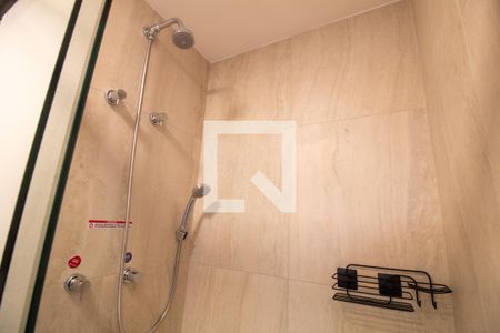 Banheiro de apartamento para alugar com 1 quarto, 43m² em Campo Belo, São Paulo