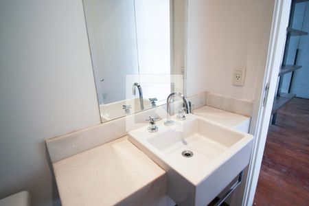 Lavabo de apartamento para alugar com 2 quartos, 110m² em Itaim Bibi, São Paulo