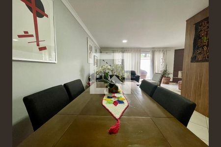 Sala de casa à venda com 3 quartos, 200m² em Bela Aliança, São Paulo