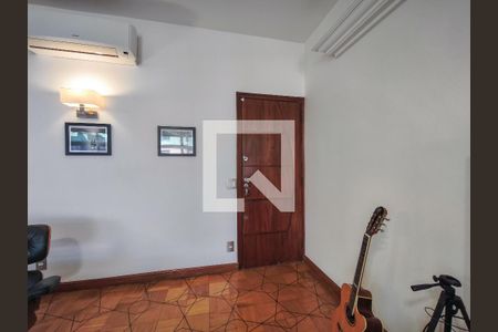 Entrada de apartamento à venda com 4 quartos, 200m² em Tijuca, Rio de Janeiro