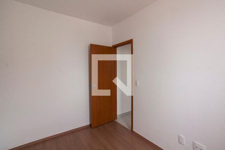 Quarto 1 de apartamento para alugar com 2 quartos, 37m² em Jardim Patricia, Uberlândia