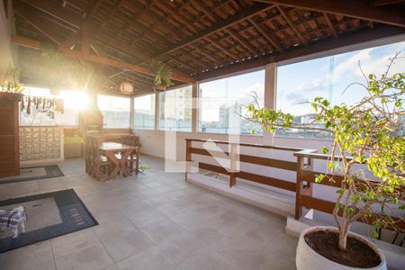 Varanda de casa à venda com 4 quartos, 200m² em Jardim Sao Luiz, São Paulo