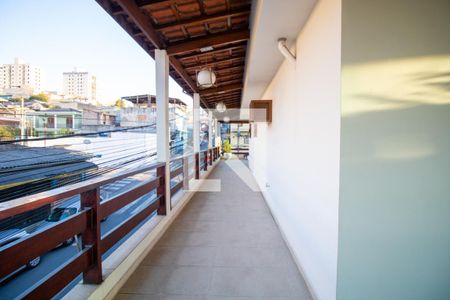 Varanda de casa à venda com 4 quartos, 200m² em Jardim Sao Luiz, São Paulo