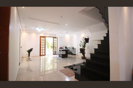 Sala de Jantar de casa à venda com 4 quartos, 245m² em Vila Lucia, São Paulo