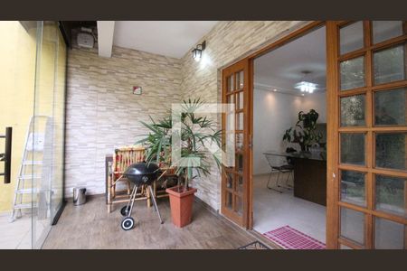 Quintal de casa à venda com 4 quartos, 245m² em Vila Lucia, São Paulo
