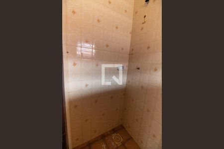 Banheiro de serviço de casa à venda com 5 quartos, 178m² em Maravista, Niterói