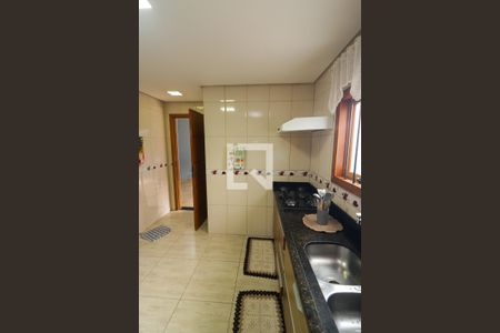 Cozinha de casa à venda com 3 quartos, 169m² em Guarujá, Porto Alegre