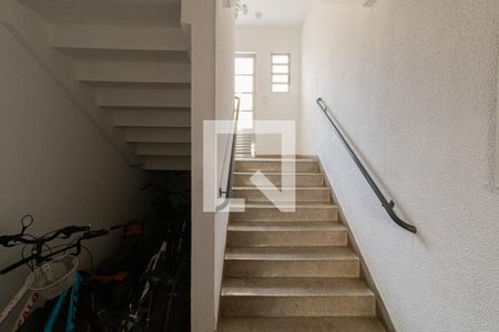 Área Comum - Escada de apartamento à venda com 2 quartos, 52m² em Jardim Lucinda, São Paulo