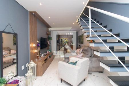 Sala de casa à venda com 3 quartos, 131m² em Vila Nivi, São Paulo