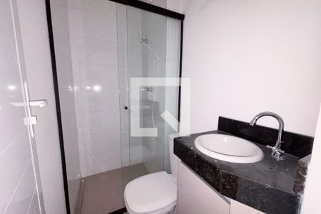 Banheiro Social de apartamento para alugar com 1 quarto, 28m² em Vila Lucia, São Paulo