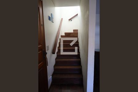 Escada de casa à venda com 3 quartos, 127m² em Vila Sao Paulo, São Paulo
