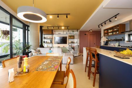 Sala/Cozinha de apartamento para alugar com 3 quartos, 150m² em Jardim das Bandeiras, São Paulo