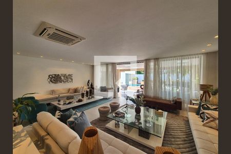 Sala de casa de condomínio à venda com 5 quartos, 680m² em Barra da Tijuca, Rio de Janeiro